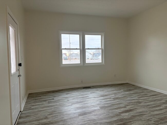 Building Photo - 730 Wilson St