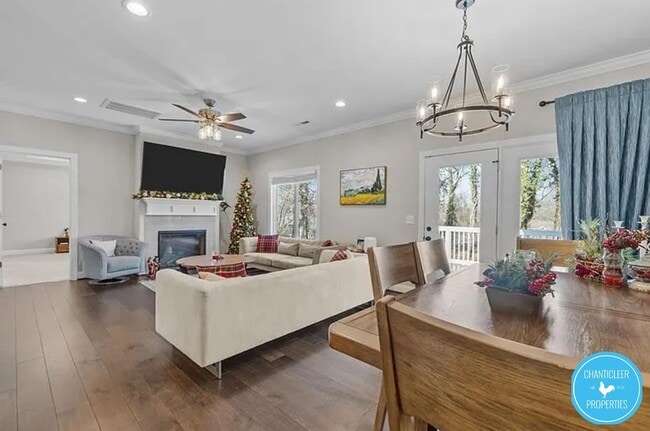 Photo - 306 Lamplighter Cir