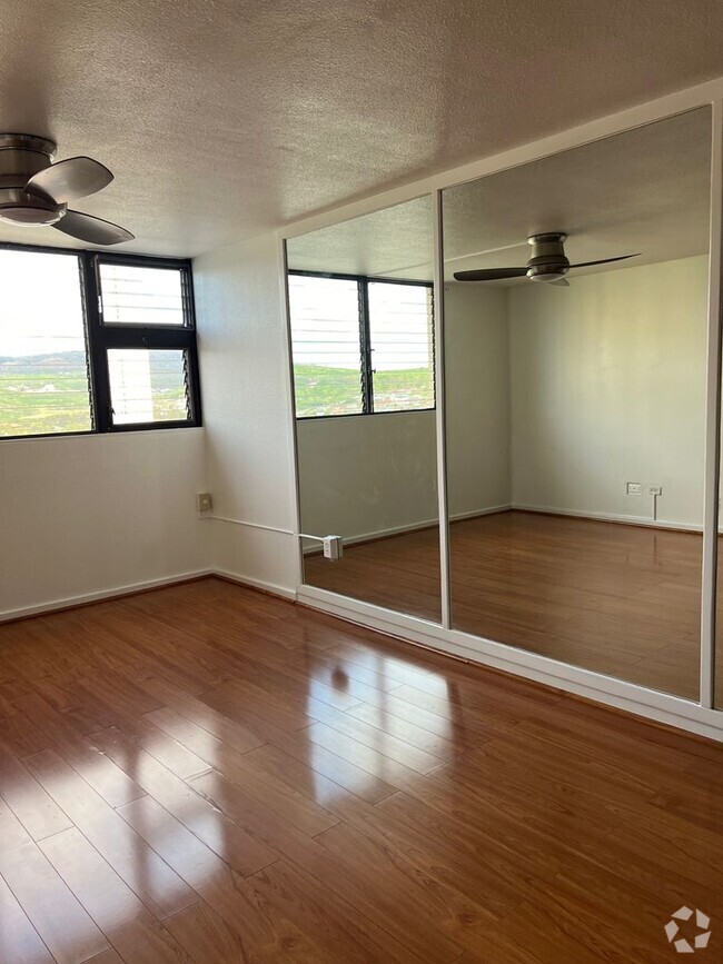 Building Photo - Available Now! Convenient Location Unit BPH1 Rental