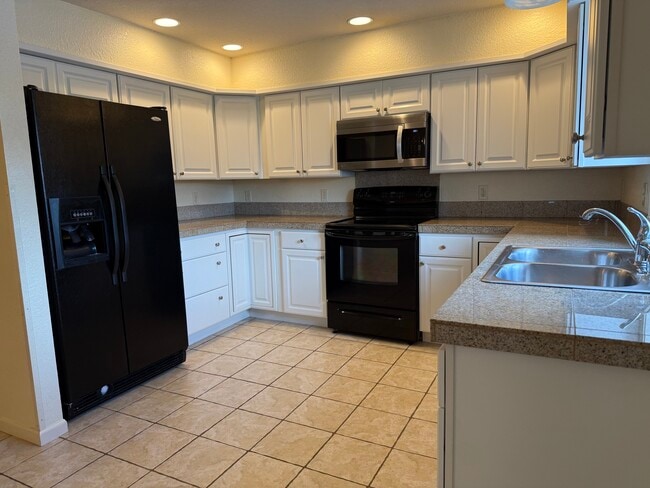 Photo - 252 W Main St Apartments Unit 3