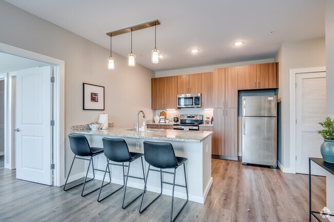 2BR, 2BA - 943SF - Kitchen
