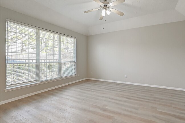 Photo - 717 Cedarwood Dr