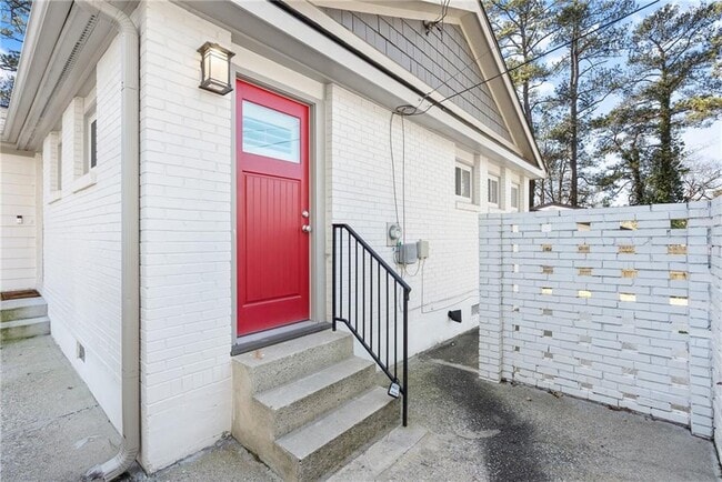 Photo - 2026 Harwinor Rd SE