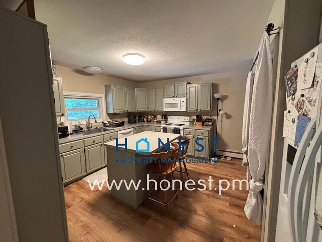 Photo - 206 Derosay St Unit 1