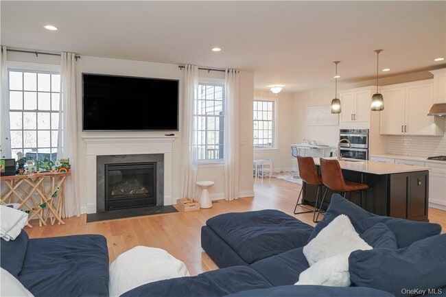 Photo - 20 Deforest Dr