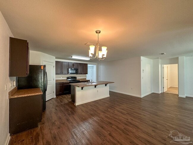 Photo - 2123 Waltham St