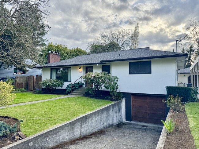 Photo - 2021 Taft Ave