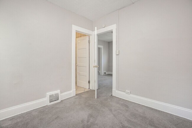 Photo - 2962 E 66th St Unit Upper