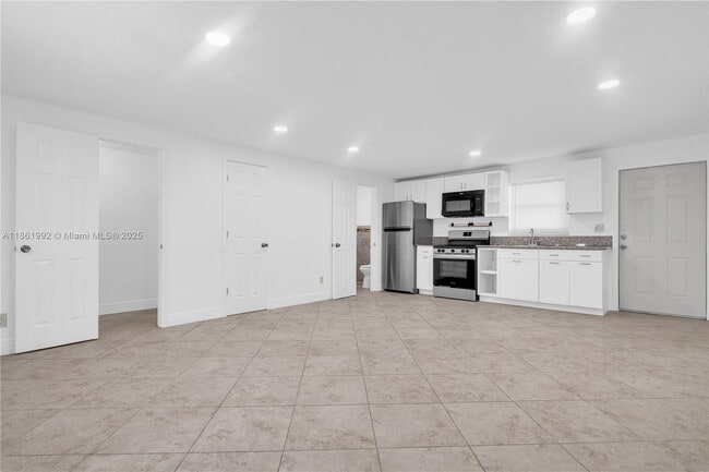 Building Photo - 1041 NE 9th Ave Unit A1 Rental