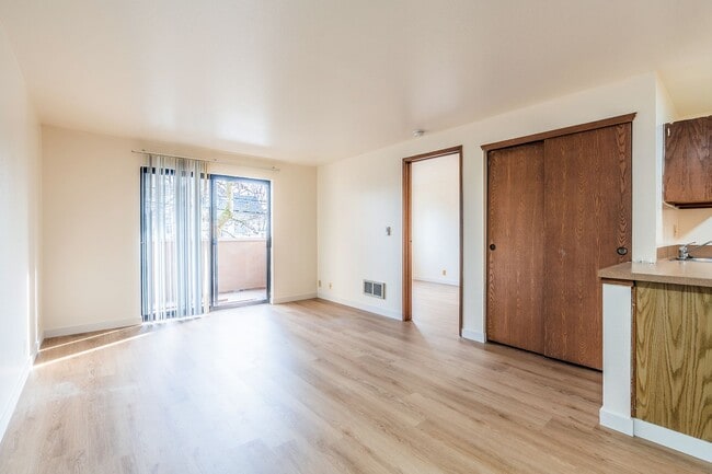 Photo - Park Royal Apartments