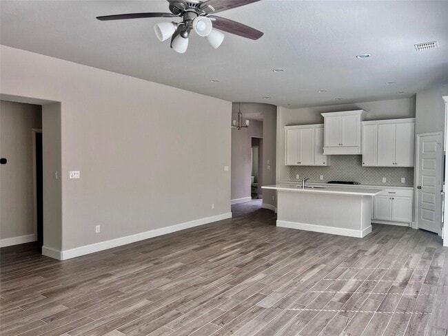 Photo - 288 Mallorn Ln