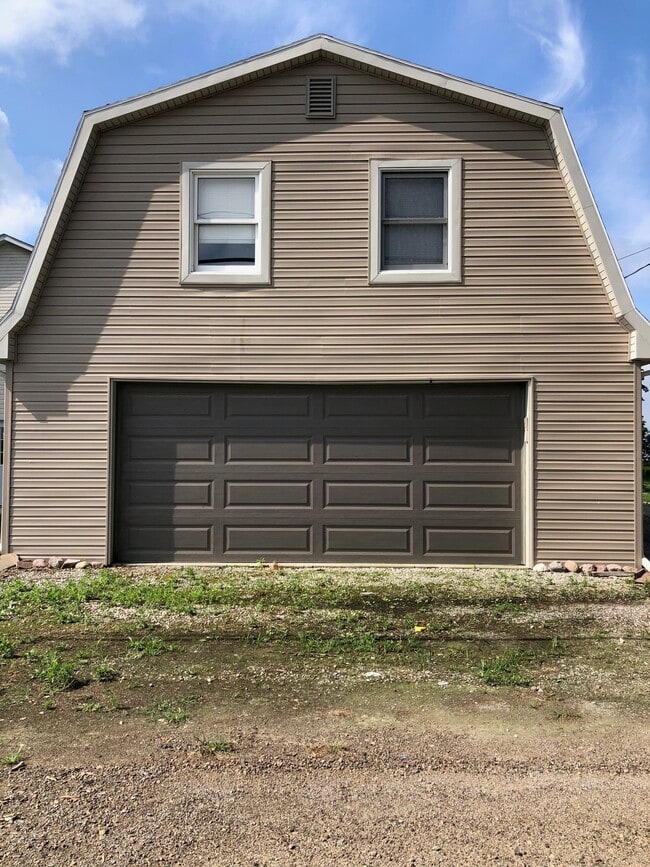Photo - 6270 Brancheau Rd