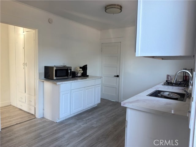Photo - 643 S Nutwood St