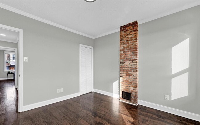 Photo - 210 N Glover St