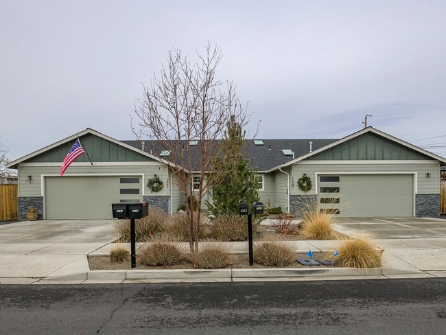 Photo - 1549 SW Kalama Ave
