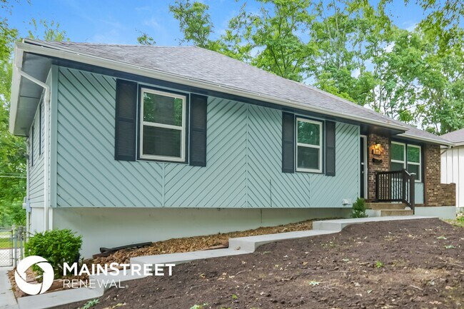 Photo - 409 N E Sharon St