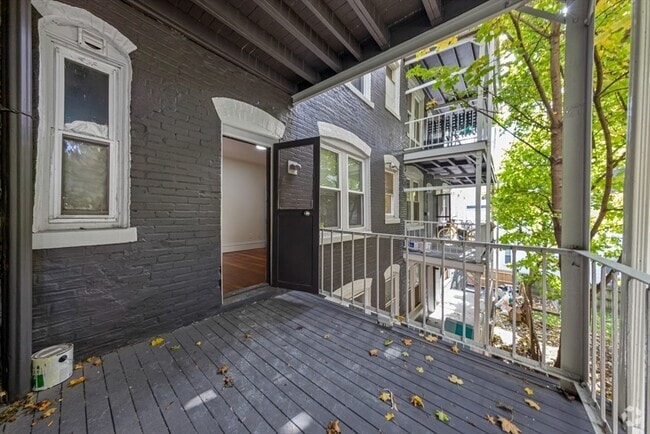 Building Photo - 47 Brackett St Unit 2 Rental