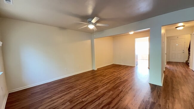 Photo - 424 Peregrine St