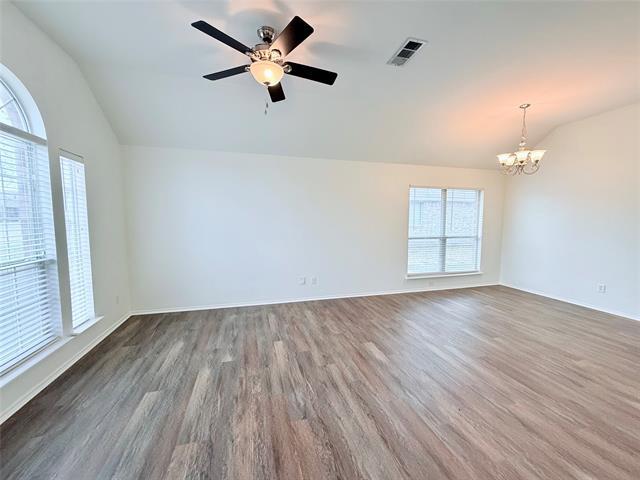 Photo - 102 Magnolia St