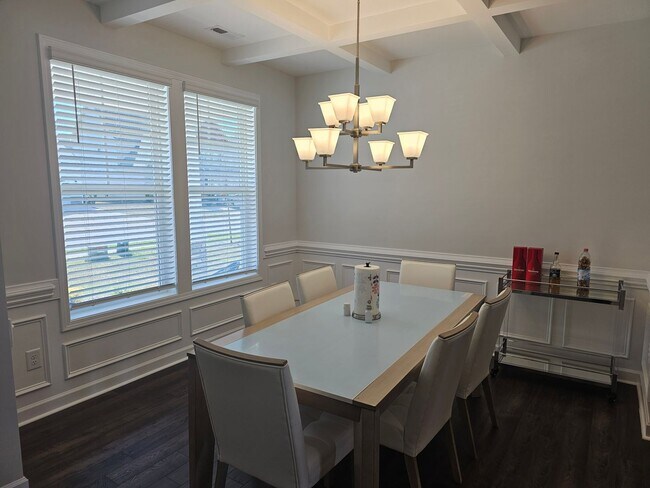 Photo - Like New Home featuring 4 Bedrooms, a Loft, and a fully fenced Yard!