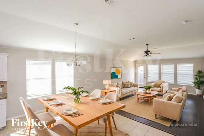 Photo - 517 Stone Crossing Ln