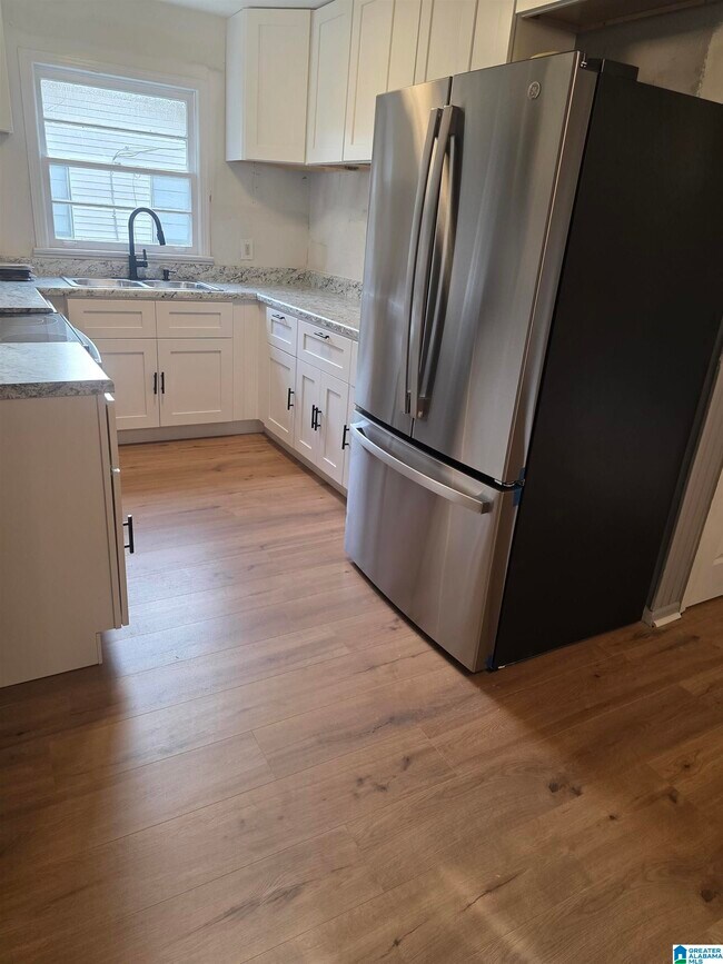 Photo - 529 Camellia Rd