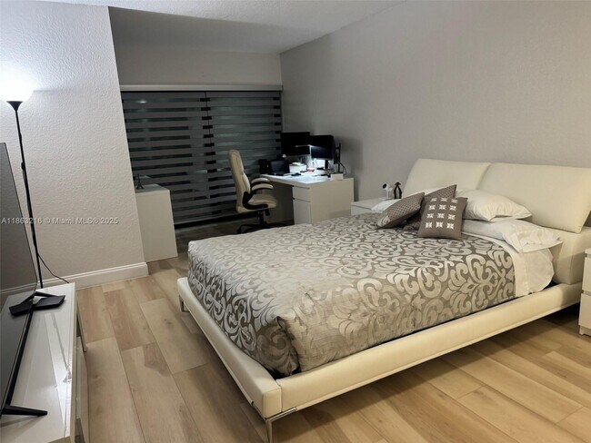 Photo - 331 Patio Village Ter