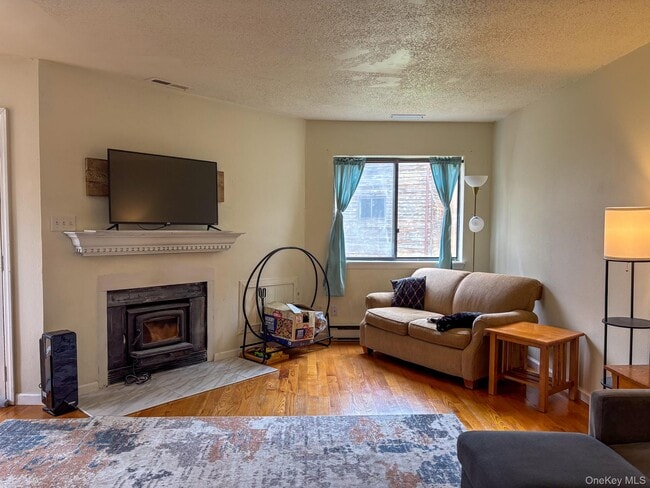 Photo - 12 Edelweiss Dr