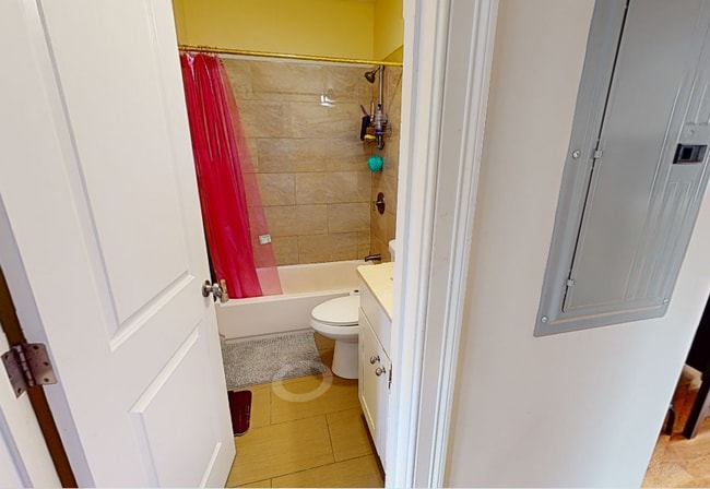 8 Marney St Unit 3