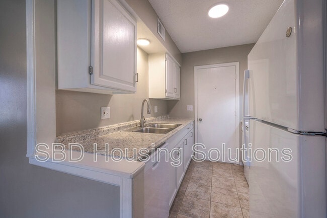 Photo - 13903 Falkirk Cir