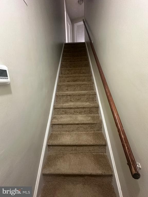 Building Photo - 1109 W James St Unit 2