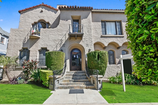 Building Photo - 454 N Orange Grove Ave Unit 456