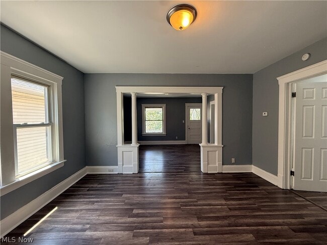 Photo - 3327 W 88th St