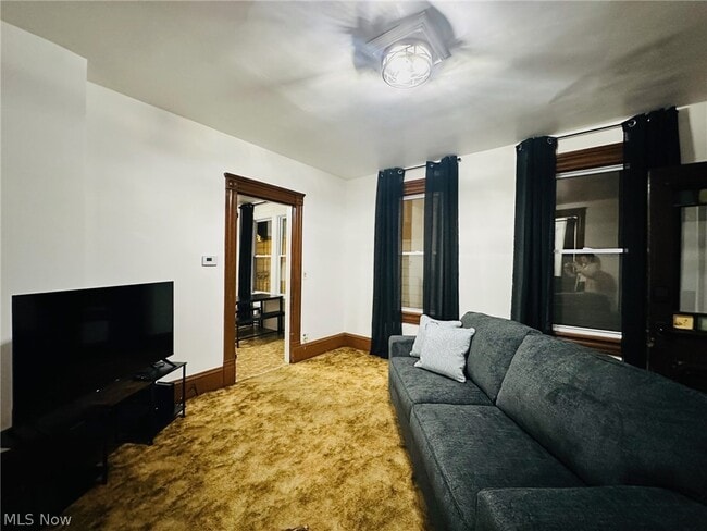 Photo - 1419 E 47th St Unidad DOWN