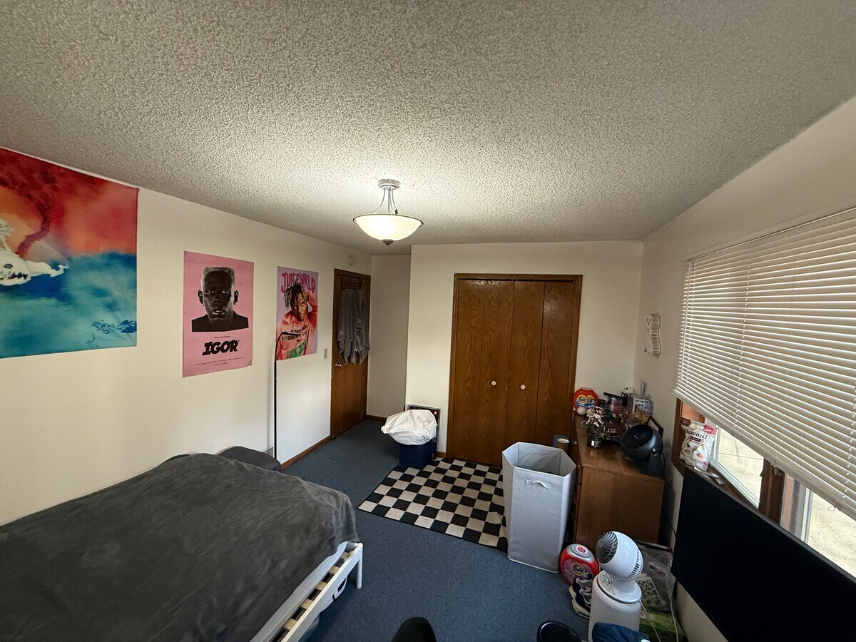 Photo - 611 6th St SE