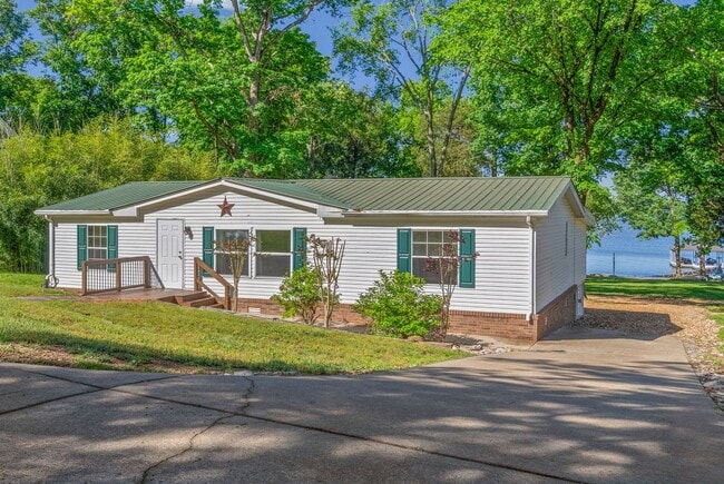 315 Riverview Dr
