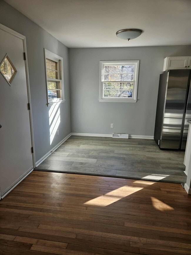 Entry / Dining Room - 110 McKinney Rd