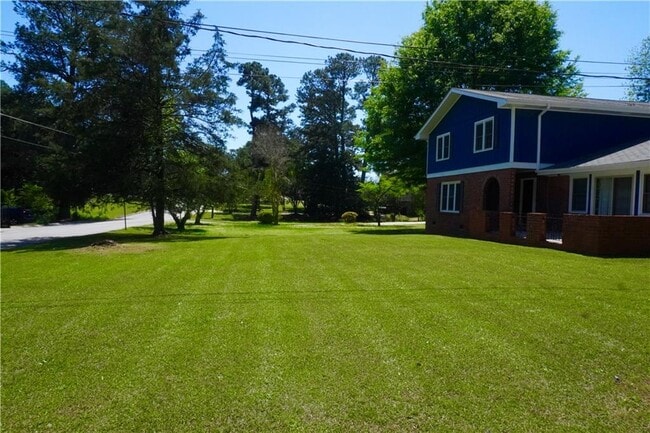 Photo - 2421 Fieldstone Dr SE