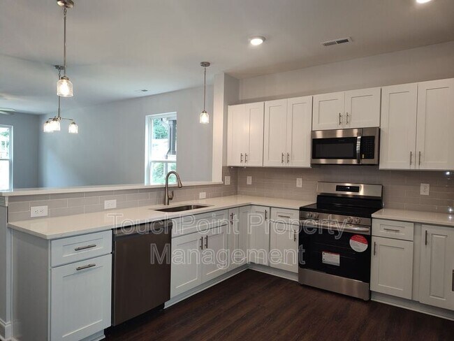 Photo - 811 Justice Ave