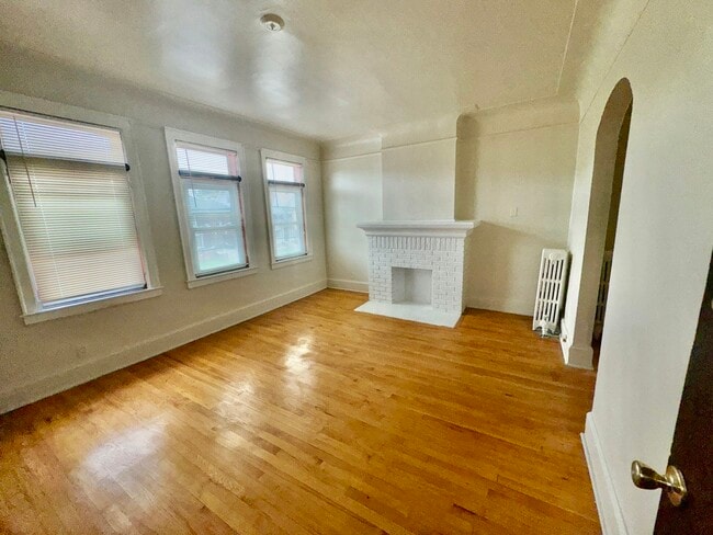 Photo - 2681 Pasadena St