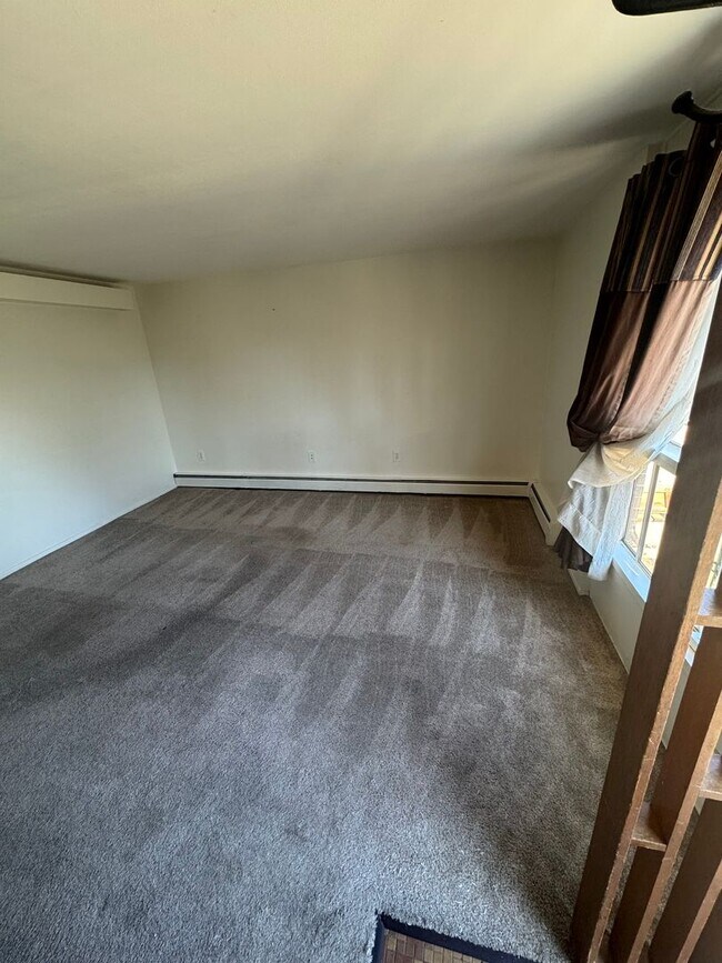 5093-5099 Dover St.