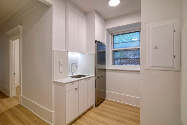 Building Photo - 1245 Rue St Marc Unit 4