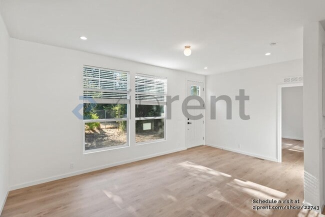 Photo - 1133 Lovell Ave Casa