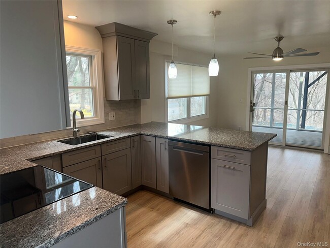 Photo - 3983 Old Crompond Rd