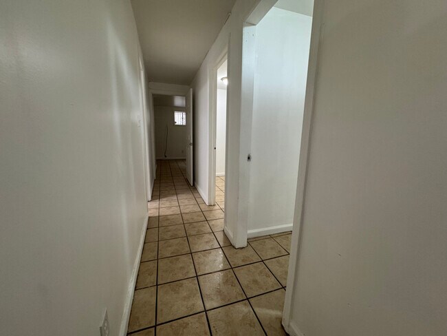 Photo - 476 Sutter Ave Unit 1