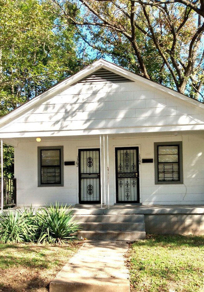 Cute Duplex off 51 & S. Parkway - Cute Duplex off 51 & S. Parkway House