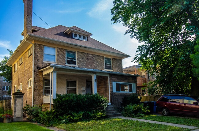 Photo - 1645 W Estes Ave Apartment Unit 1