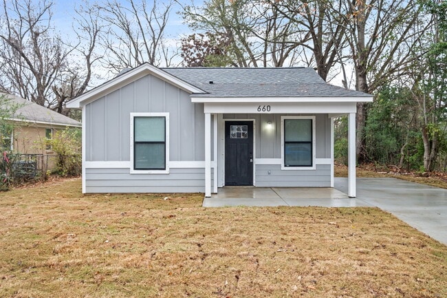 Building Photo - 660 Gilleas Rd