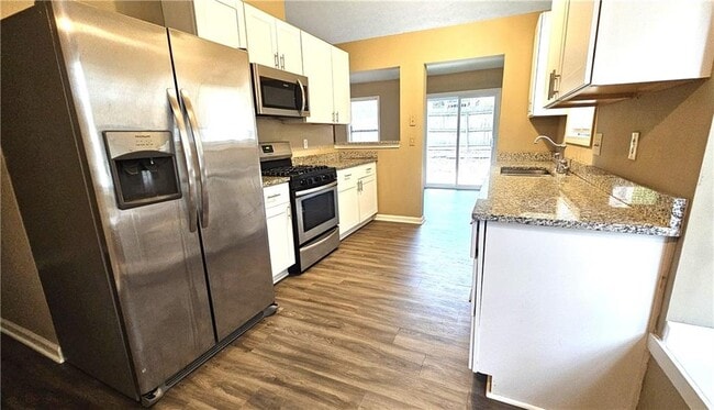 Photo - 105 Brooks Bridge Ct