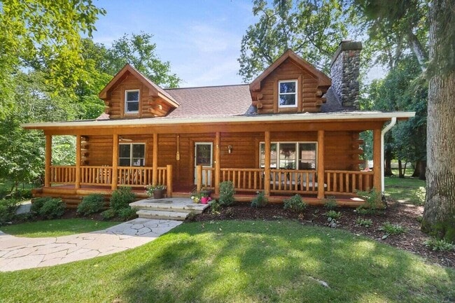 Building Photo - 465 Sylvan Dr Rental